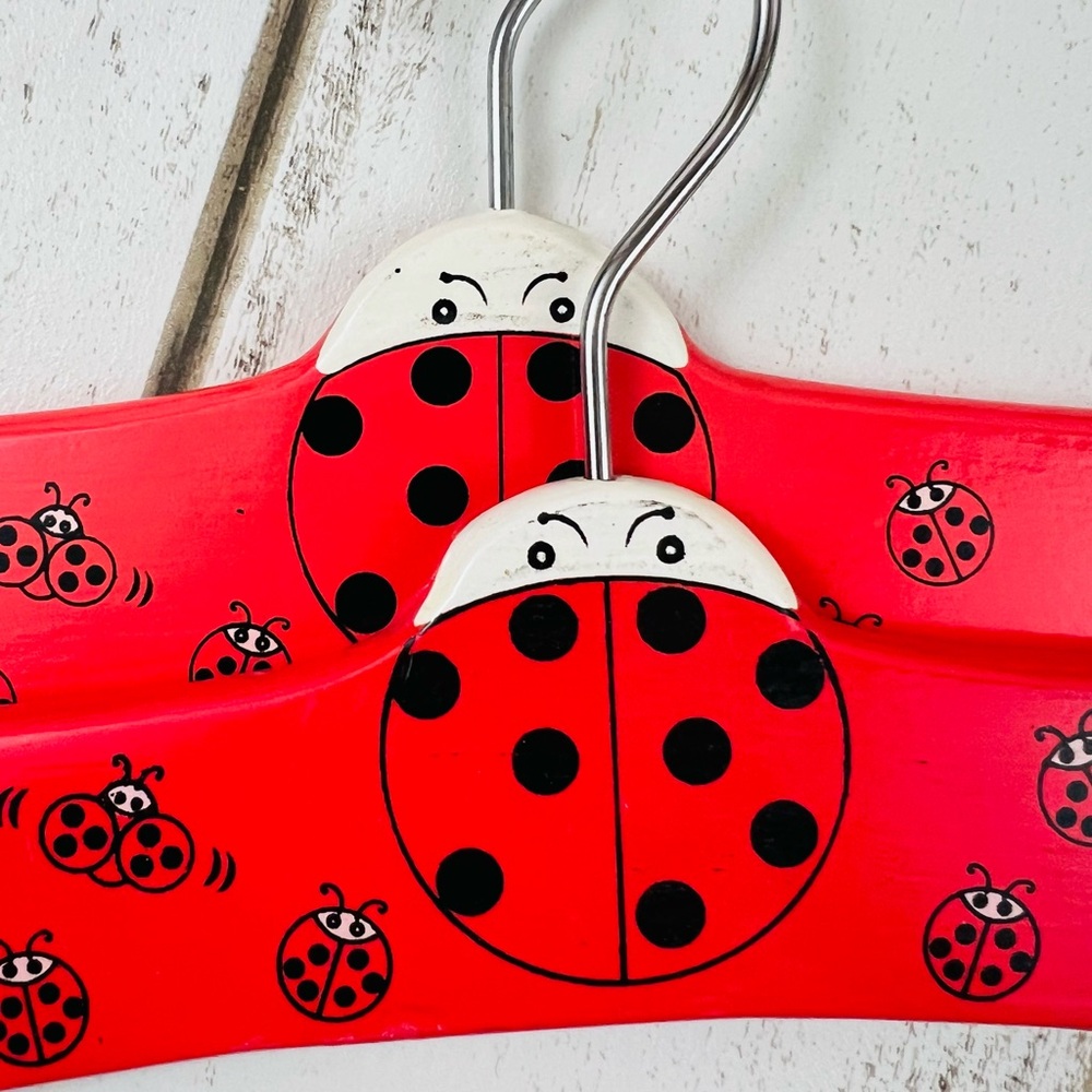 Kidorable Vintage Aminal Kids Wooden Hangers Bundle of 10 Frog Cat Ladybug - Picture 7 of 10